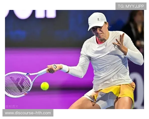 网坛最新动态：世界顶尖选手激烈角逐大满贯赛冠军